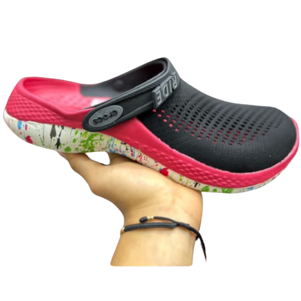 CROCS LITERIDE 360 CHISPAS MUJER: La Comodidad Máxima con Estilo Las CROCS LITERIDE 360 CHISPAS MUJER combinan lo mejor de la tecnología de amortiguación de Crocs con un diseño moderno y llamativo. Si estás buscando el calzado perfecto que te ofrezca estilo y comodidad, ¡has llegado al lugar indicado! En Onlineshoppingcenterg, tenemos las CROCS LITERIDE 360 CHISPAS MUJER que buscas, y te contamos todo lo que necesitas saber antes de hacer tu compra.  ¿Por qué elegir las CROCS LITERIDE 360 CHISPAS MUJER? Las CROCS LITERIDE 360 CHISPAS MUJER destacan por su diseño ergonómico y la tecnología LiteRide™ de última generación, que ofrece una amortiguación y soporte inigualables. Este modelo no solo es cómodo, sino que también tiene un diseño moderno con chispas que añaden un toque de estilo único.  Beneficios principales Amortiguación avanzada: Gracias a la espuma LiteRide™, tus pies sentirán una sensación suave y ligera durante todo el día. Versatilidad: Perfectas para usar en el día a día o incluso en tus actividades al aire libre. Estilo único: Las chispas brillantes le dan un toque divertido y moderno, ideal para quienes buscan destacar. Características de las CROCS LITERIDE 360 CHISPAS MUJER El diseño 360 de estas Crocs Literide mujer ofrece un ajuste cómodo que se adapta a cada movimiento. Este modelo se destaca entre otros calzados Crocs para mujer por ser innovador y ergonómico.